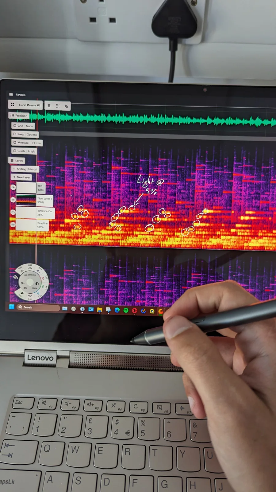 Synchronising the light show and music on a computer.